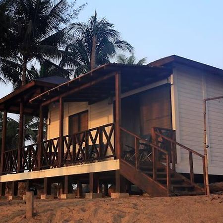 Hermosa cabaña en la playa con muelle Tuxpan  Exterior foto
