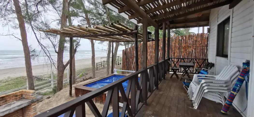 Hermosa cabaña en la playa con muelle Tuxpan  Exterior foto