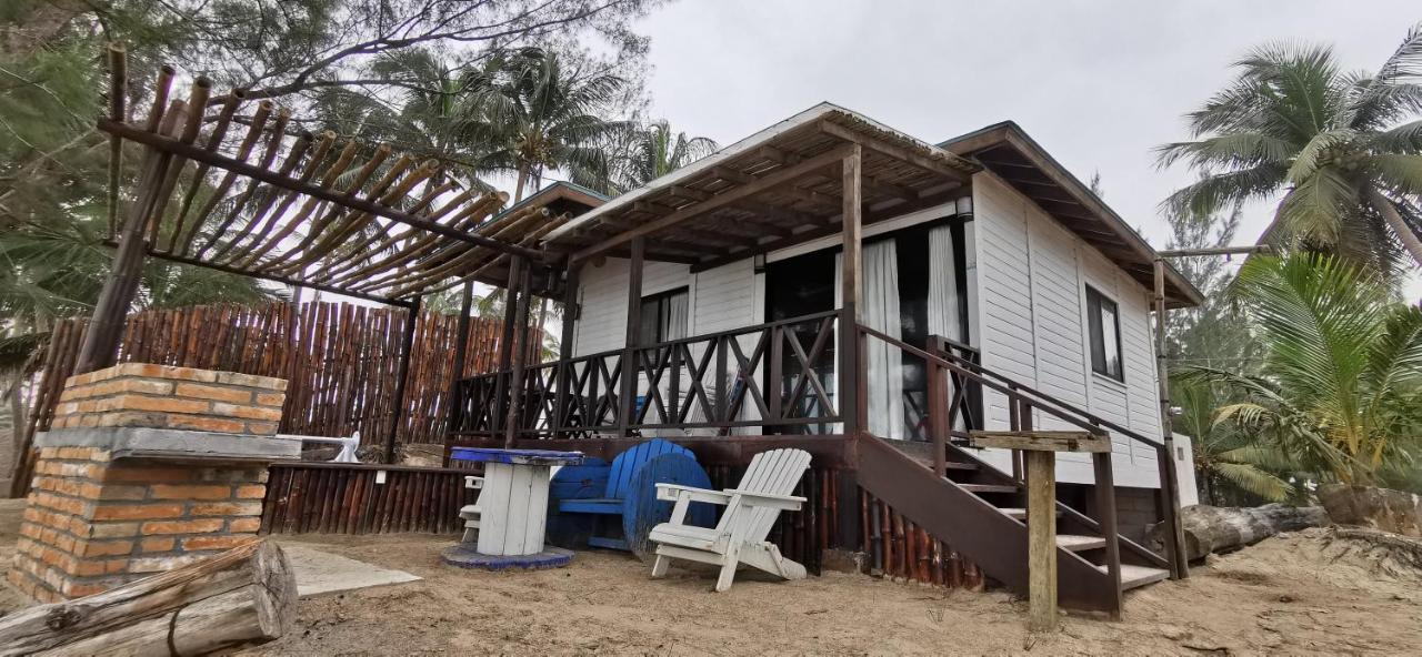 Hermosa cabaña en la playa con muelle Tuxpan  Exterior foto