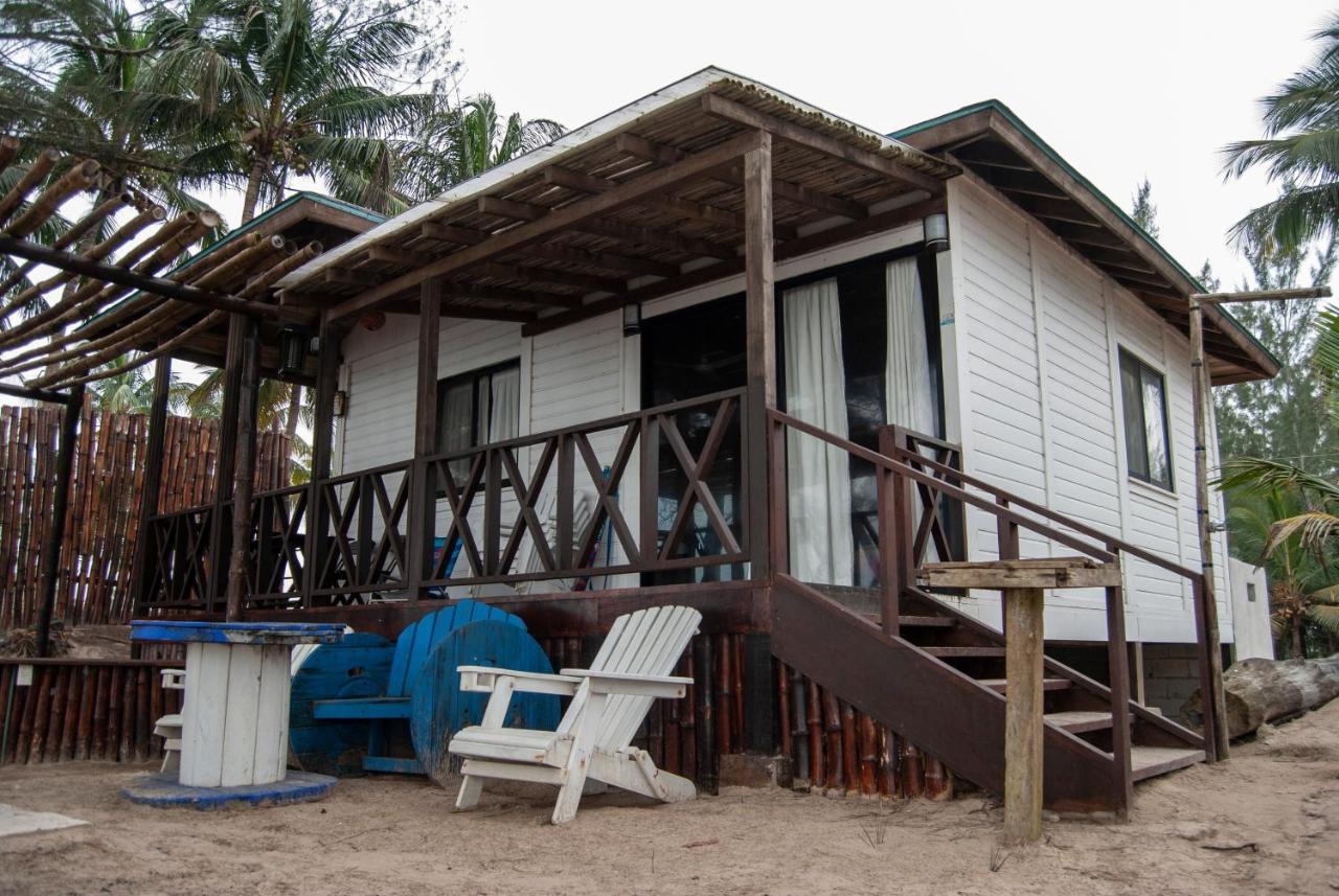 Hermosa cabaña en la playa con muelle Tuxpan  Exterior foto